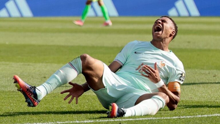 Featured image for Kylian Mbappe injures as he scores winner goal in türkiye vs france 0-1 match