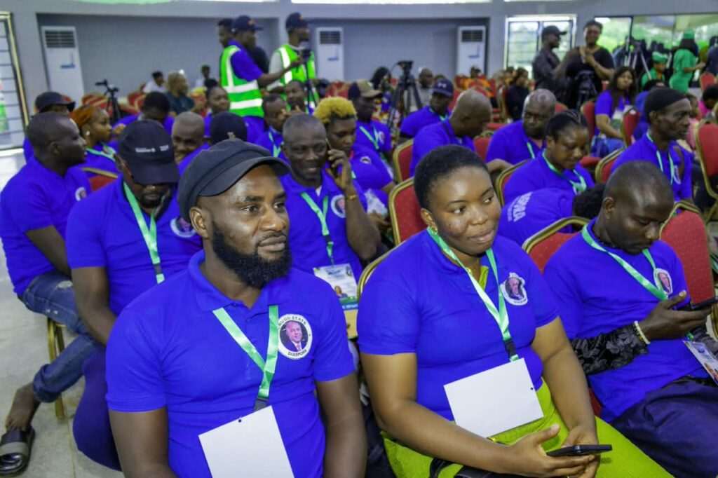 Featured image for Xenophobia: Enugu State Gov’t gifts ₦77M to 77 families returning from S’Africa